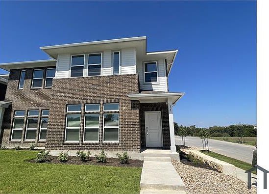 1st image of 605 W South St #12