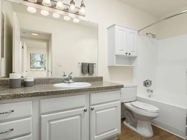 Finish Package I: Bathroom