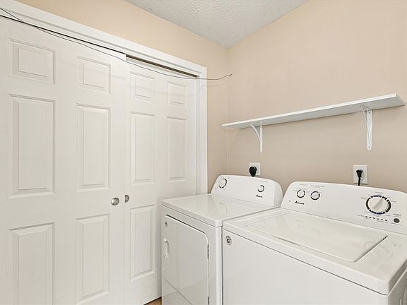 5th image of 2323 E Porter Ave Unit 13