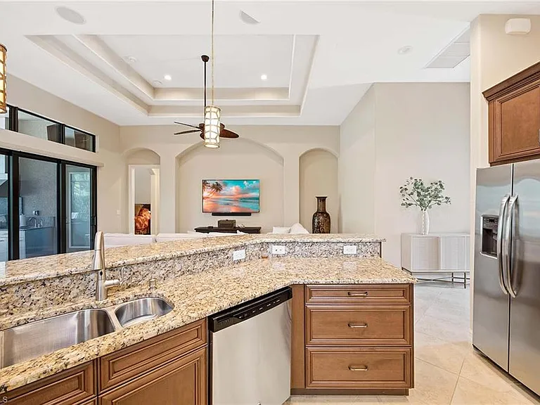6255 Brunello Ln — Photo 11