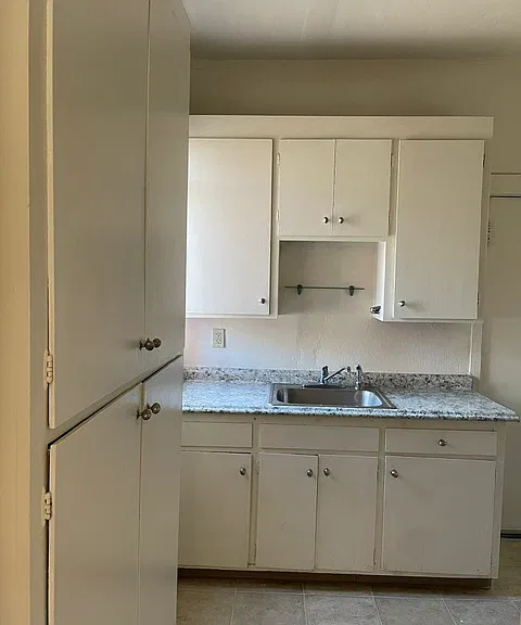 611 W Grand Ave #8 — Photo 9