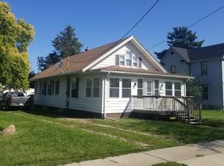 2704 Dean Ave, Des Moines, IA 50317