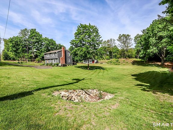 4th image of 19 Botsford Hill Road
