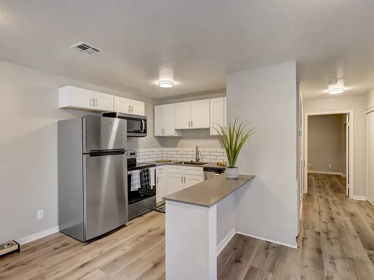Dash Apartments — Photo 10