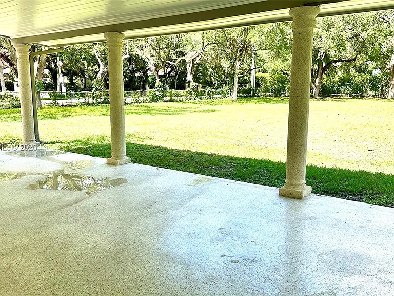 6801 SW 102nd Ave — Photo 6