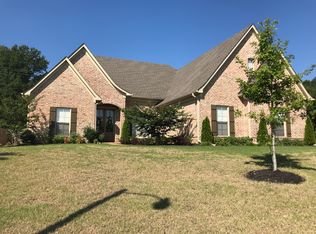 1727 Robertson Place Dr, Hernando, MS 38632