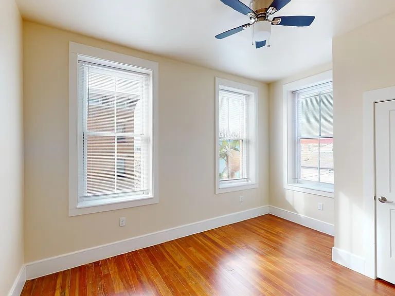 100 E Clifton Ave #4 — Photo 13
