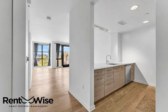 451 Donahue St #307 — Photo 10
