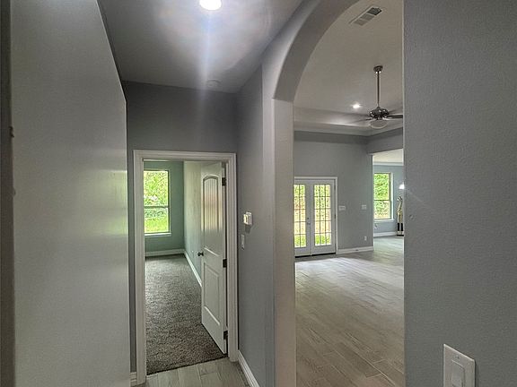3rd image of 123 Channelview Dr
