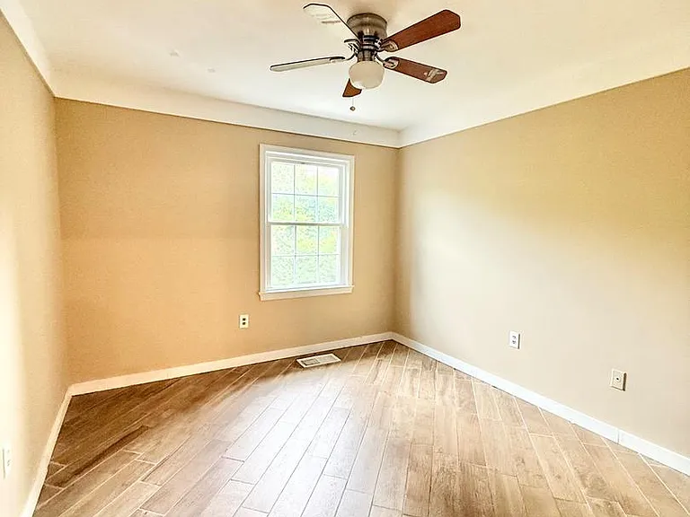 5439 Richenbacher Ave — Photo 12