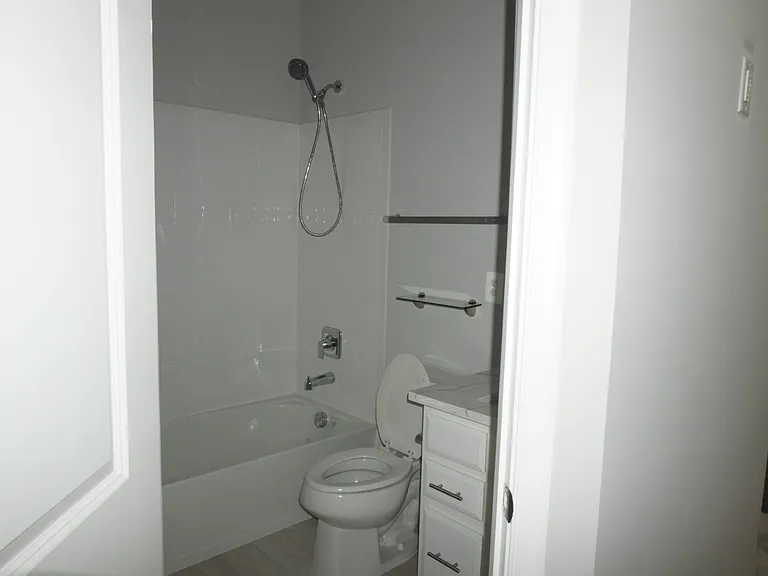 515 Riversail Ln — Photo 21