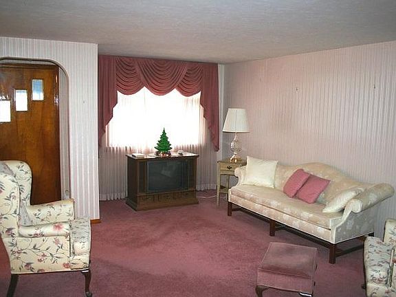 2nd image of 155 Tudor Blvd