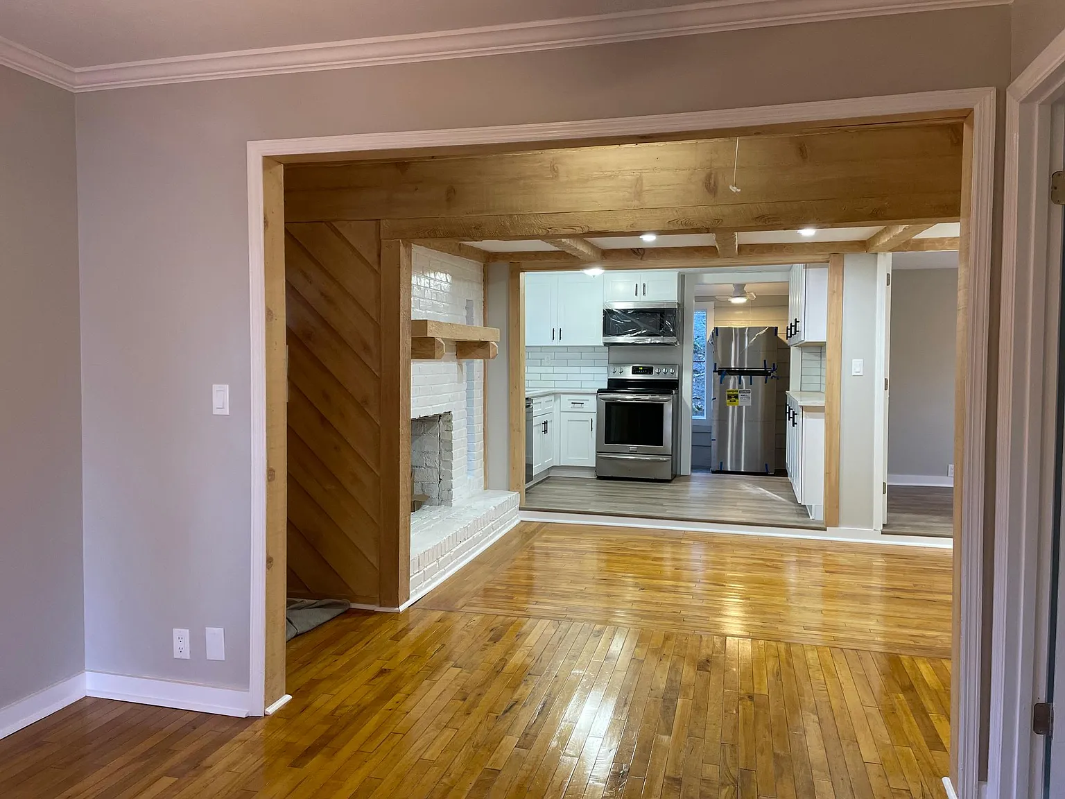 2 bed, 1100 sqft, $1,975 — Photo 2