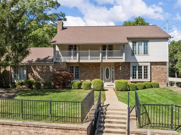 15203 Country Ridge Dr, Chesterfield, MO 63017