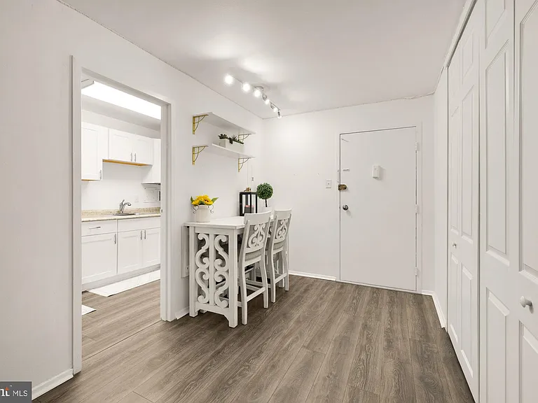 2401 H St NW #209 — Photo 5