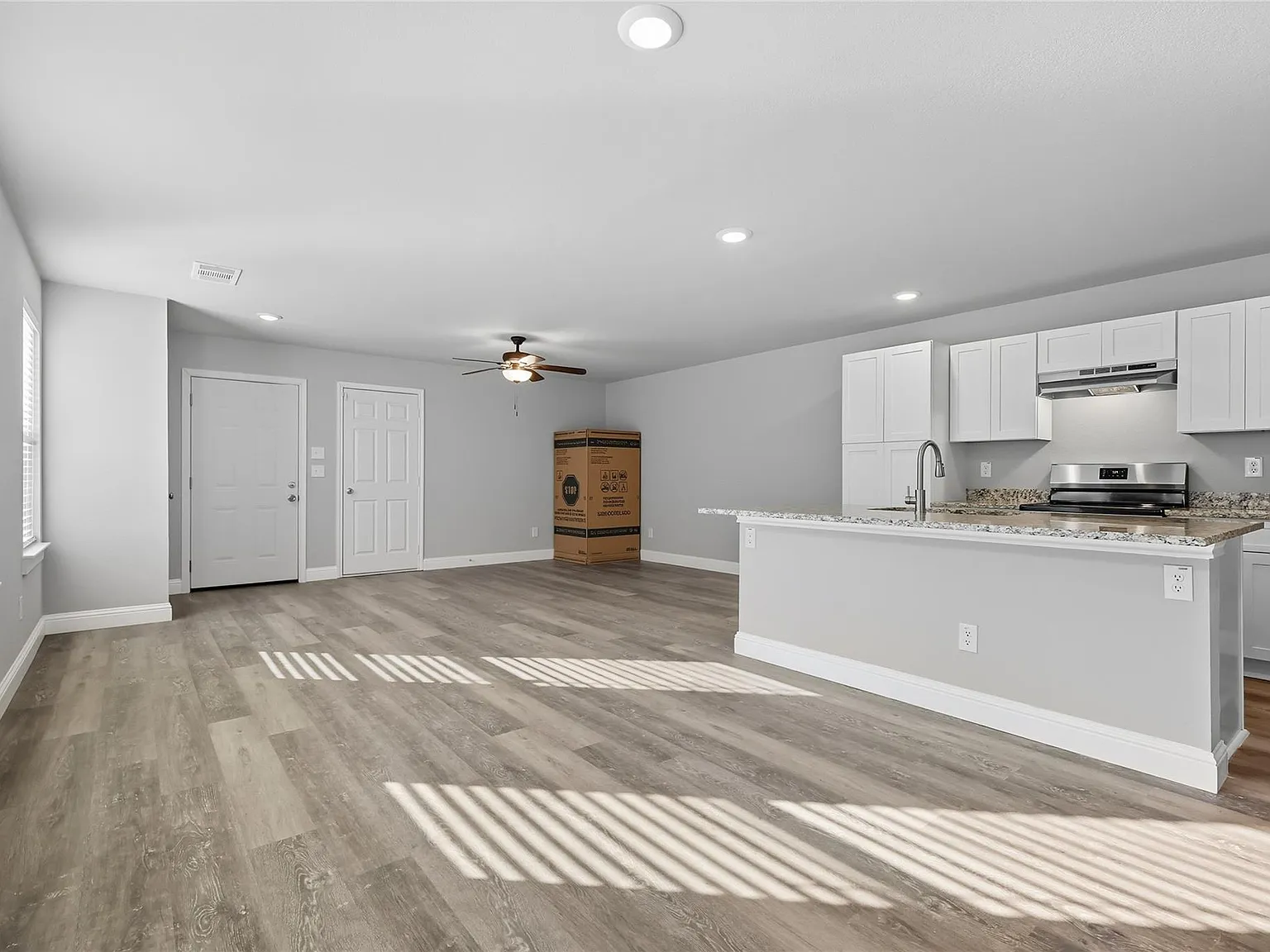 3 bed, 1380 sqft, $2,000 — Photo 3