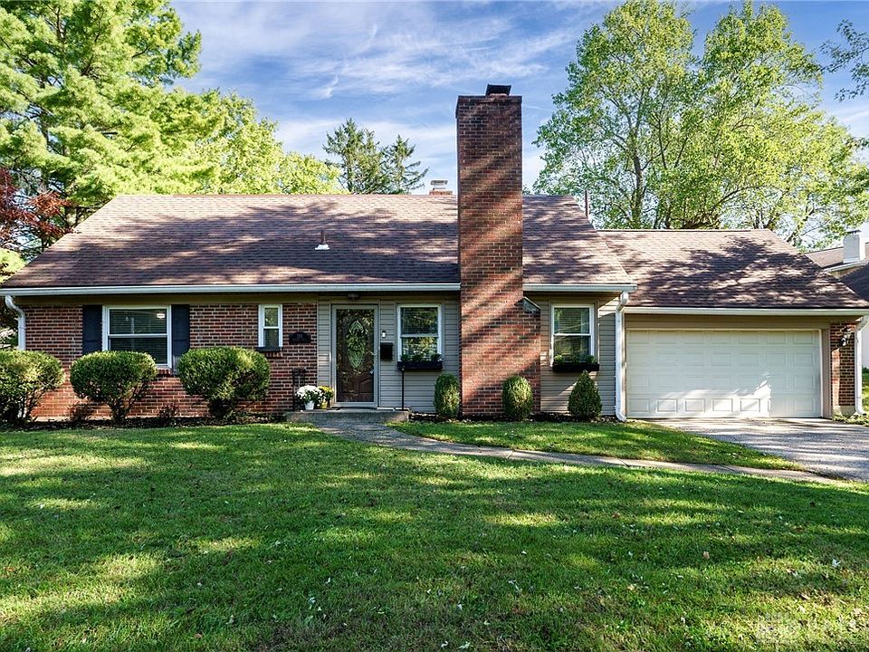 1st image of 155 Foxridge Dr
