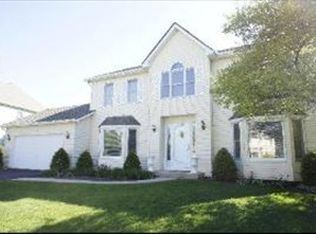 220 Millington Ln, Aurora, IL