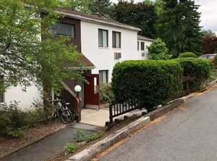 713 W Cherry Ln APT 4, State College, PA 16803