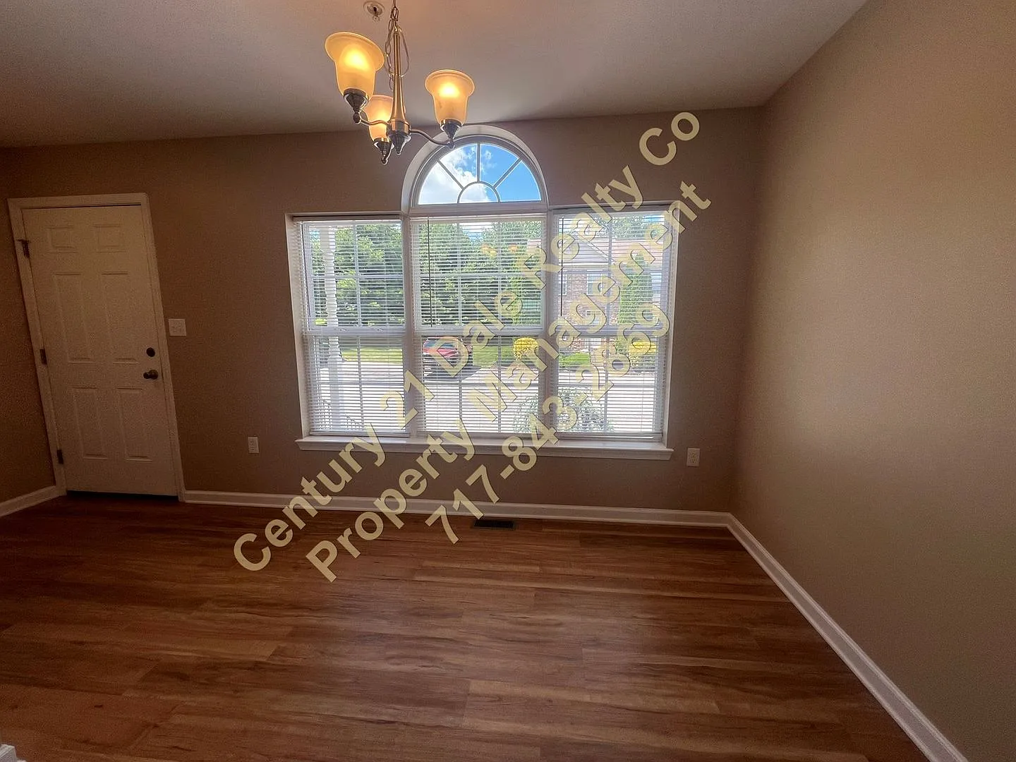Beautiful 3 Bedroom Condo in Manchester PA — Photo 4
