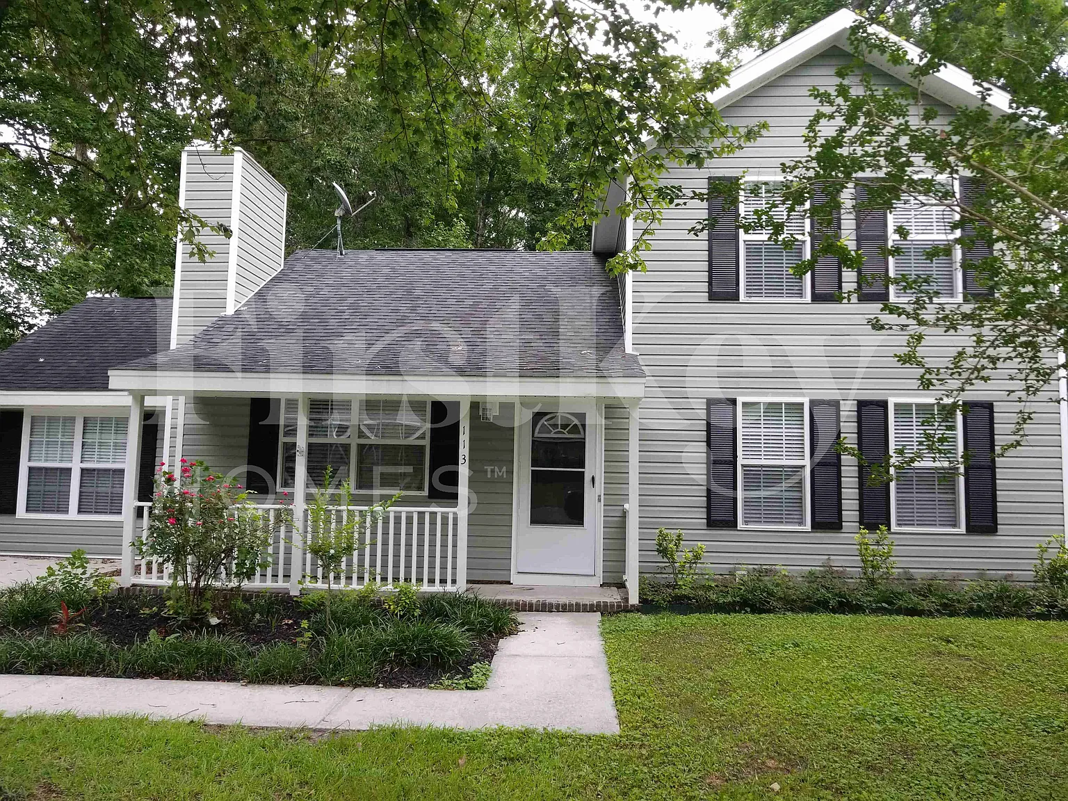 3 bed, 2.0 bath, 1326 sqft, $2,140 — Photo 1