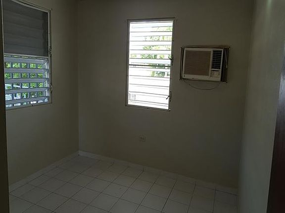 4th image of 46 Calle Los Pinos