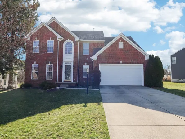 25 Clearwater Dr, Brunswick, OH 44212