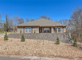 3 Rannoch Dr, Bella Vista, AR 72715