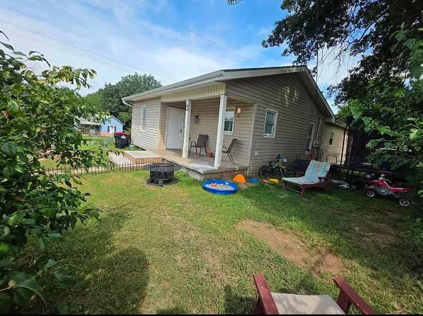 219 Lobban St, Warrensburg, MO 64093
