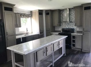 210 Dolphin Dr, Fayetteville, GA