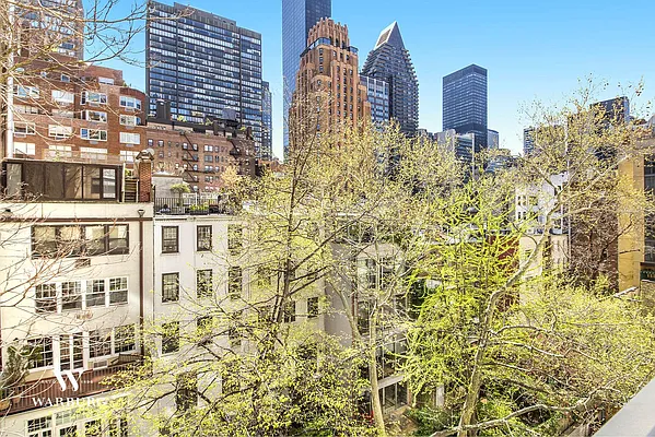 Sold by Warburg | media 14