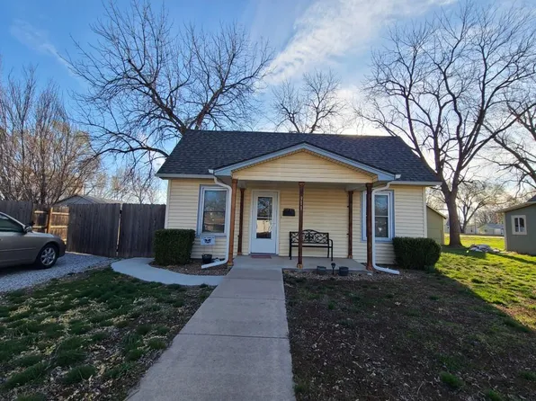 311 S 2nd St, Lindsborg, KS 67456