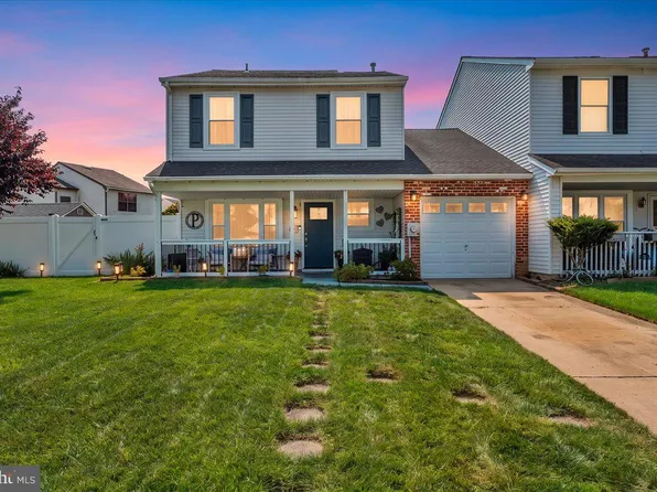67 Hopewell Ln, Sicklerville, NJ 08081