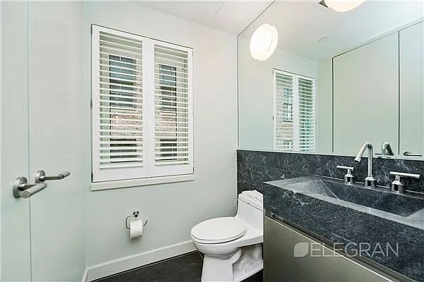 Sold by (Legacy) Elegran | media 12