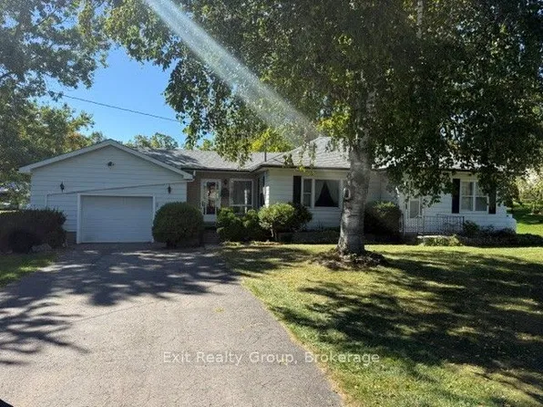 593 County Road 28, Prince Edward County, ON K8N 4Z7