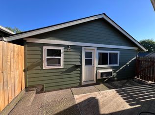 1035 Birchwood Dr #B, Oregon City, OR 97045