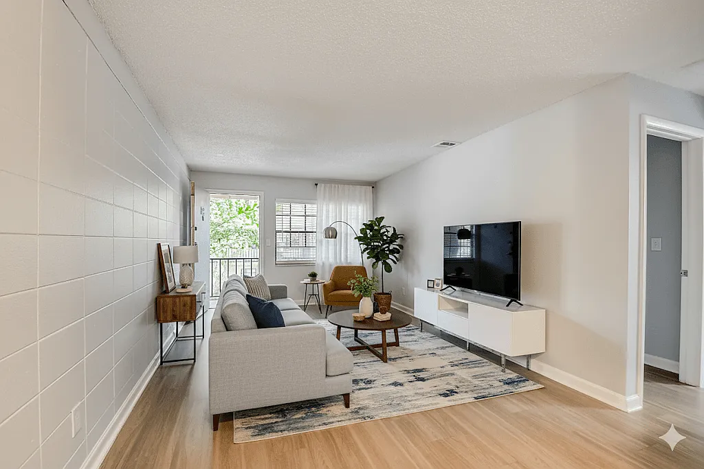 Fernwood Grove Apartments — Photo 2