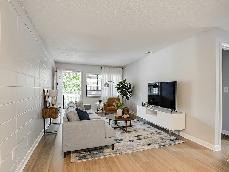 Fernwood Grove Apartments — Photo 3