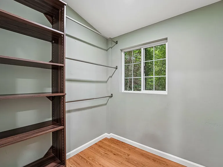 21567 Starrett Hill Dr — Photo 35