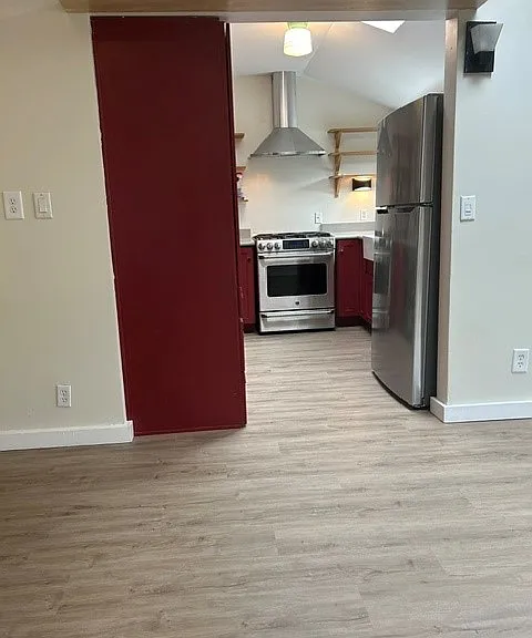 SW Admiral Way — Photo 15