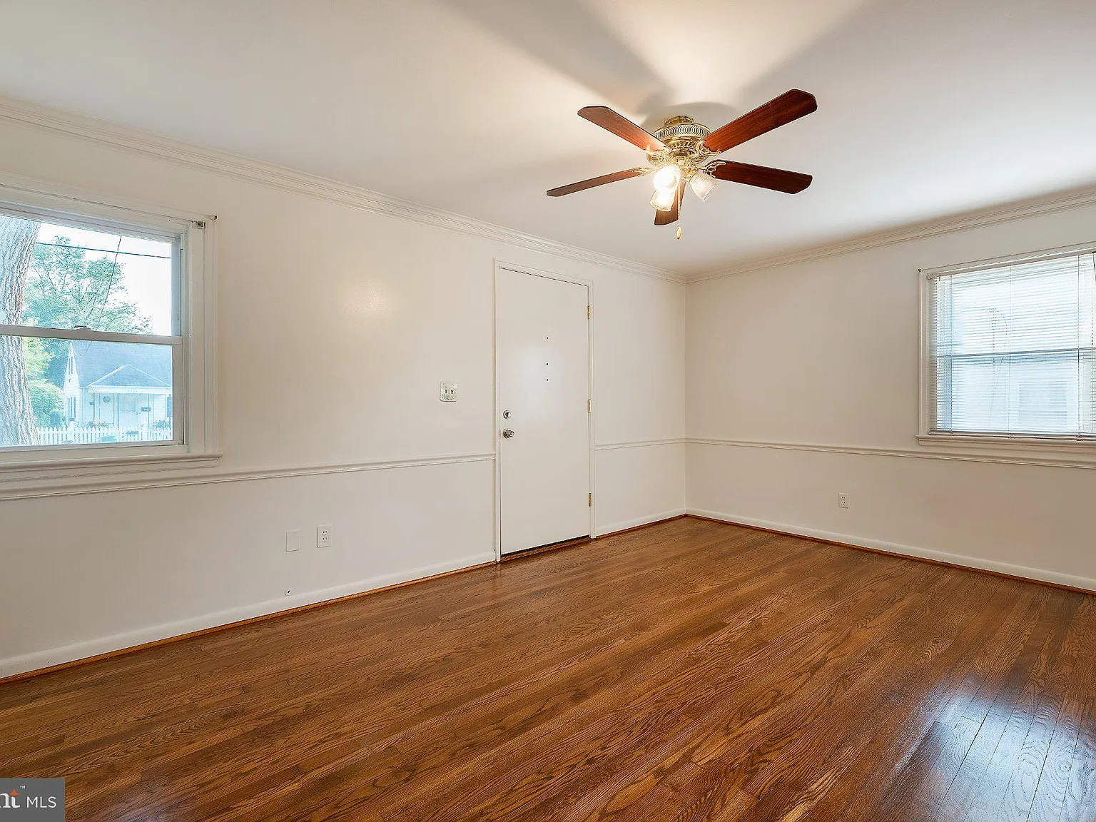 2 bed, 1.0 bath, 1437 sqft, $2,700 — Photo 3