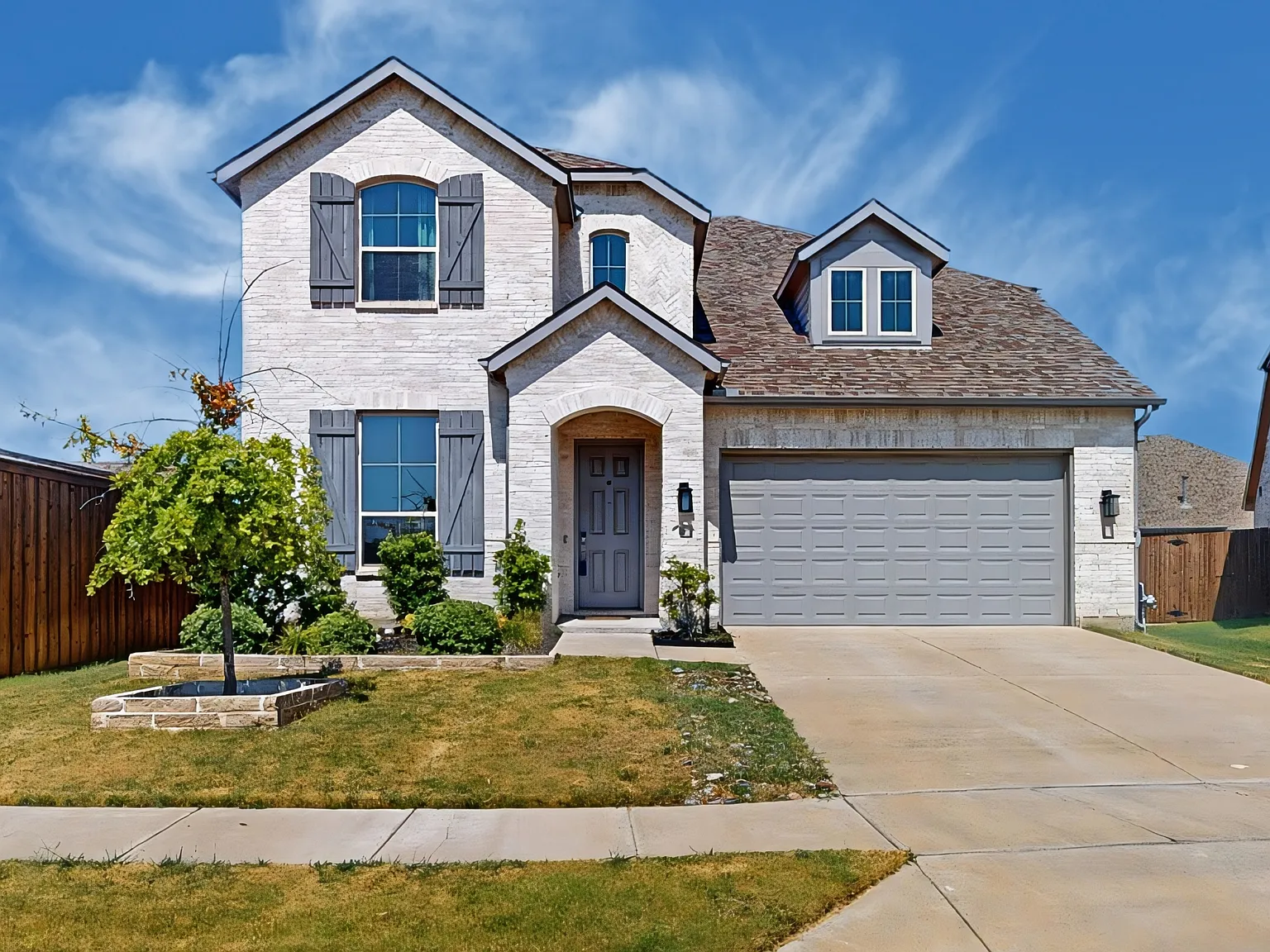 5 bed, 2796 sqft, $2,950 — Photo 1