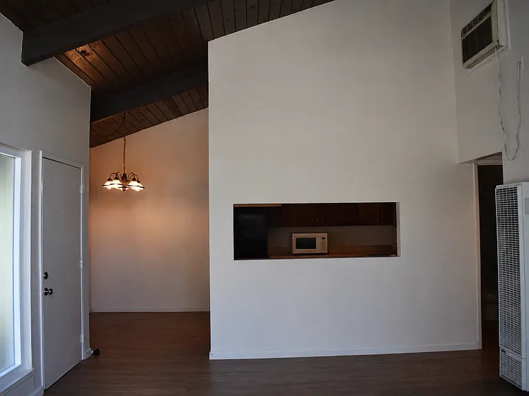 1147 Ohio St #D — Photo 2