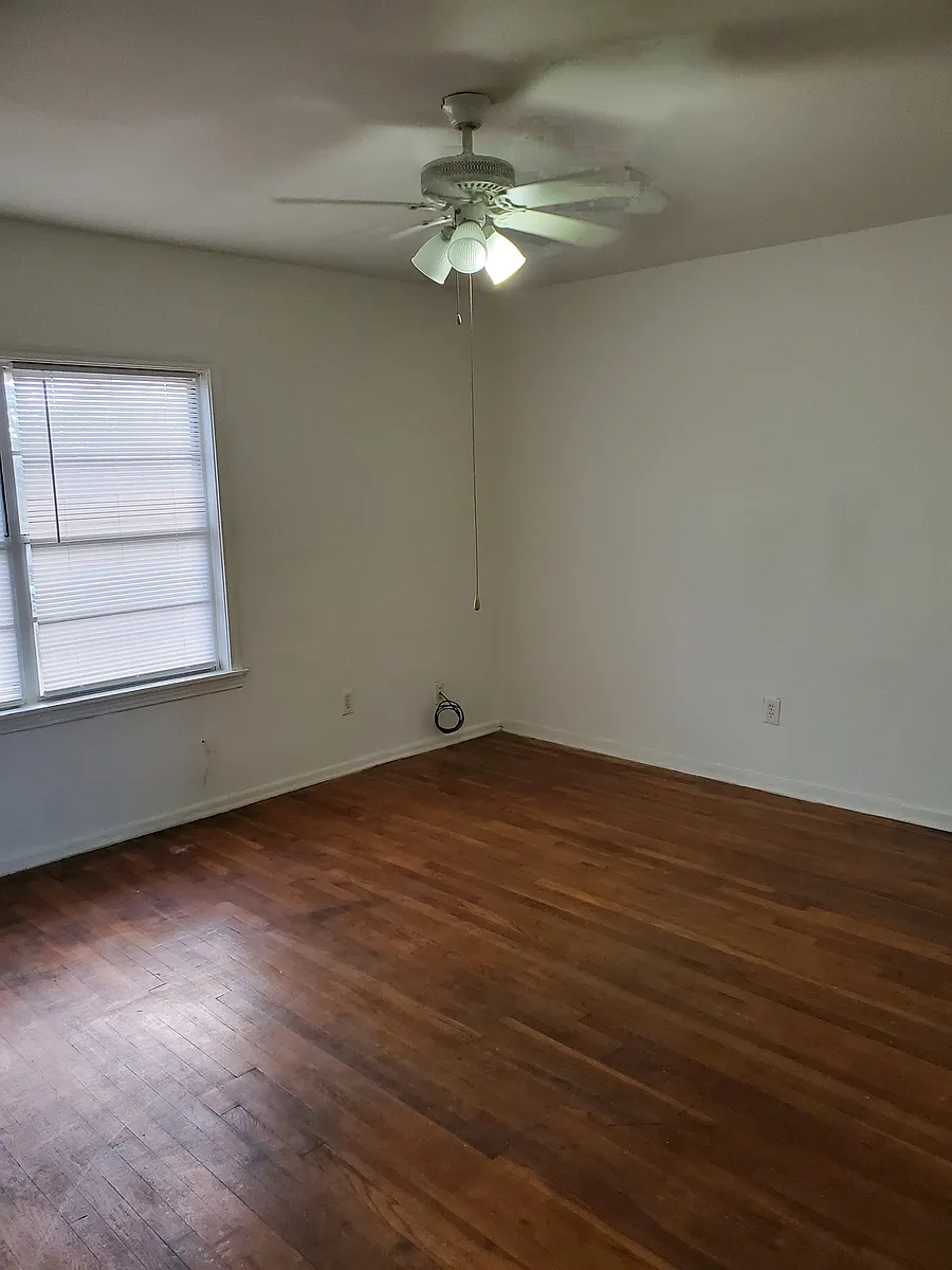 Building Photo - 5631 Eskridge St #1/2
