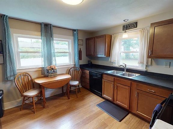 4th image of 307 N Highland Ave