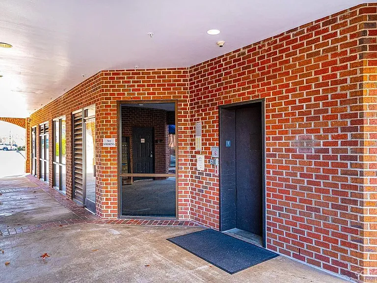 1410 4th Street Dr NW #207 — Photo 5
