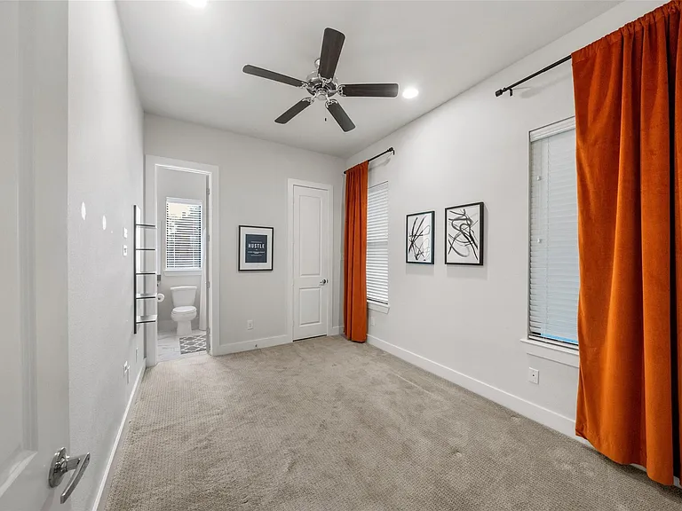 2616 Riverside Dr #M — Photo 5