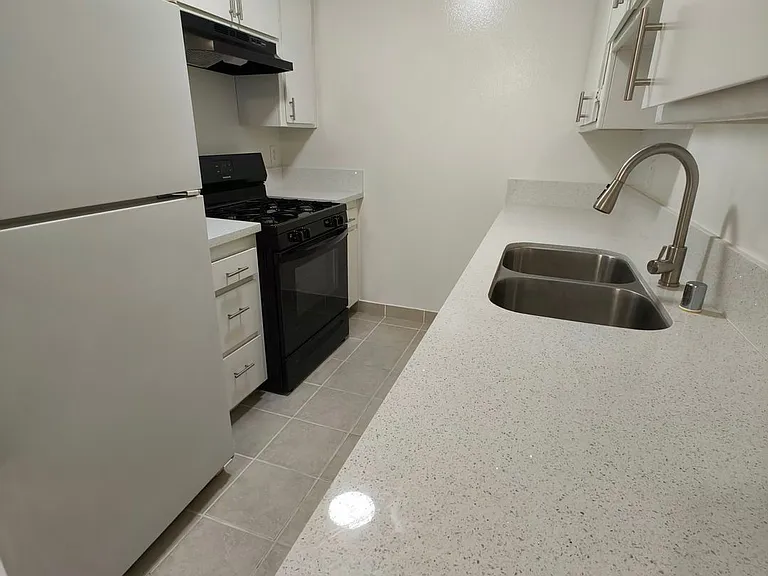 3736 Jasmine Ave — Photo 6