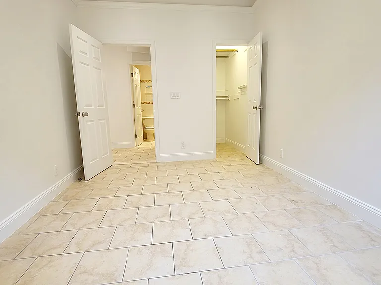 455 W 50th St #300 — Photo 6