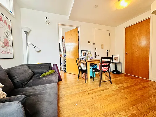 Rented by Metropolitan Property Group | media 26